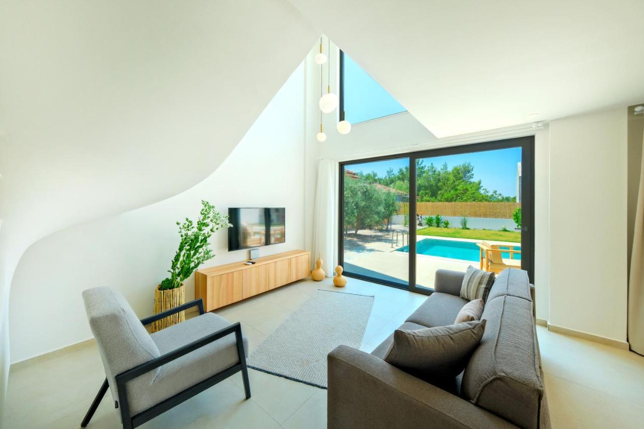 Villa Neo With 2 Private Pools, Bbq, Jacuzzi And Sauna Фетие Екстериор снимка
