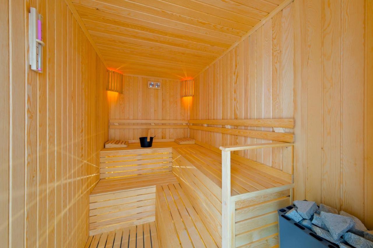 Villa Neo With 2 Private Pools, Bbq, Jacuzzi And Sauna Фетие Екстериор снимка