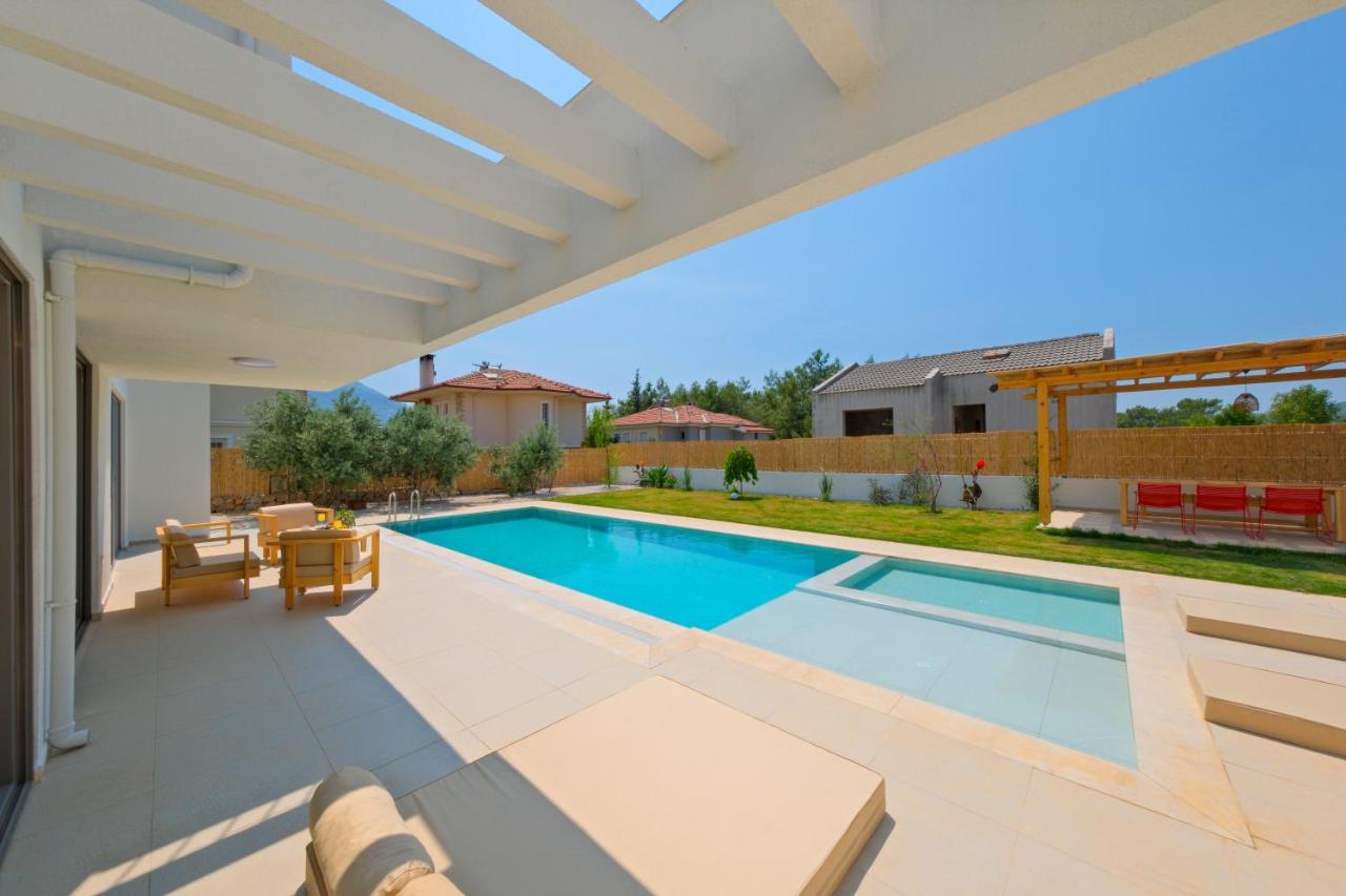 Villa Neo With 2 Private Pools, Bbq, Jacuzzi And Sauna Фетие Екстериор снимка