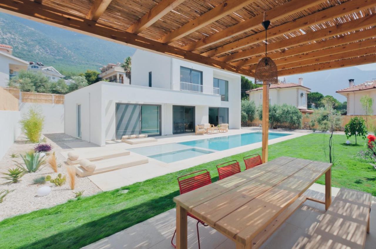 Villa Neo With 2 Private Pools, Bbq, Jacuzzi And Sauna Фетие Екстериор снимка