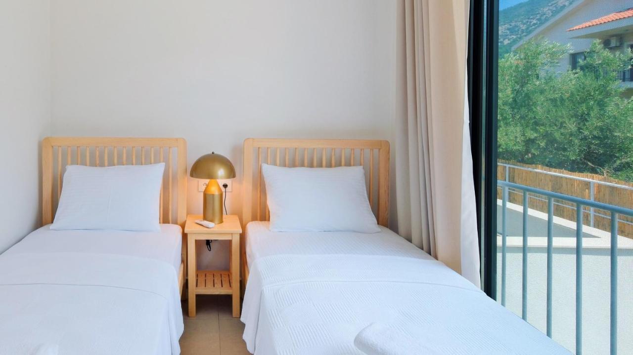 Villa Neo With 2 Private Pools, Bbq, Jacuzzi And Sauna Фетие Екстериор снимка